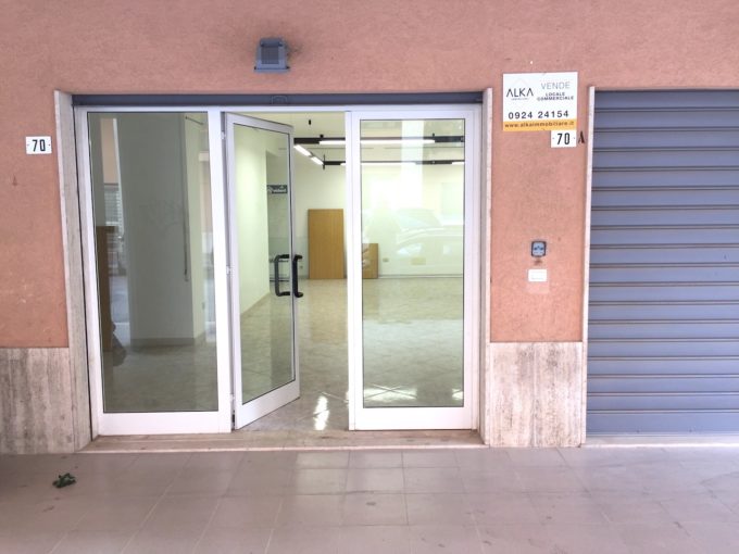 Locale commerciale in vendita ad Alcamo Locale commerciale in vendita ad Alcamo locale commerciale alcamoIMG 9521 2 680x510 - Locale commerciale in vendita ad Alcamo