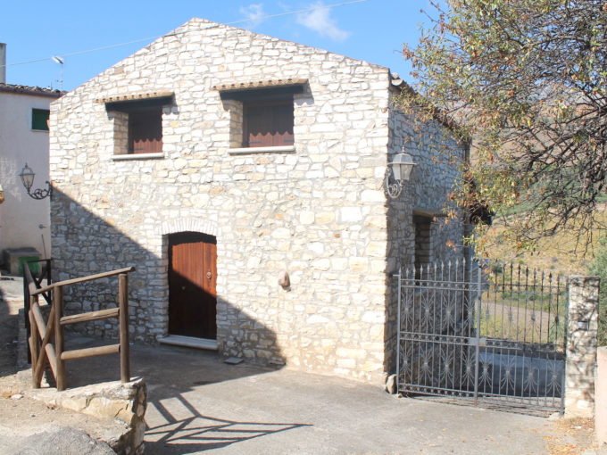 Rustico in vendita Castellammare del Golfo - Scopello Rustico in vendita Castellammare del Golfo - Scopello rustico guidaloca01 cancello 1 680x510 - Rustico in vendita Castellammare del Golfo - Scopello