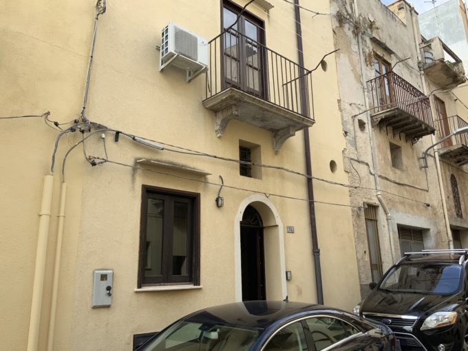 Casa in vendita a Castellammare del Golfo - vicino Villa Comunale Casa in vendita a Castellammare del Golfo - vicino Villa Comunale IMG 0808 1 680x510 - Casa in vendita a Castellammare del Golfo - vicino Villa Comunale