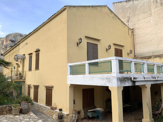 Villa in vendita a Castellammare del Golfo - in pieno centro Villa in vendita a Castellammare del Golfo - in pieno centro IMG 7387 1 680x510 - Villa in vendita a Castellammare del Golfo - in pieno centro