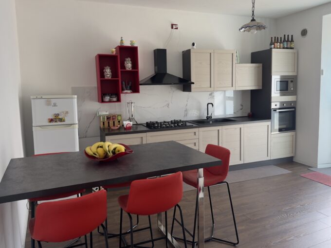03 IMG 9398 2 680x510 - Unità immobiliare suddivisa in due appartamenti con terrazza e garage - centro storico Castellammare del Golfo